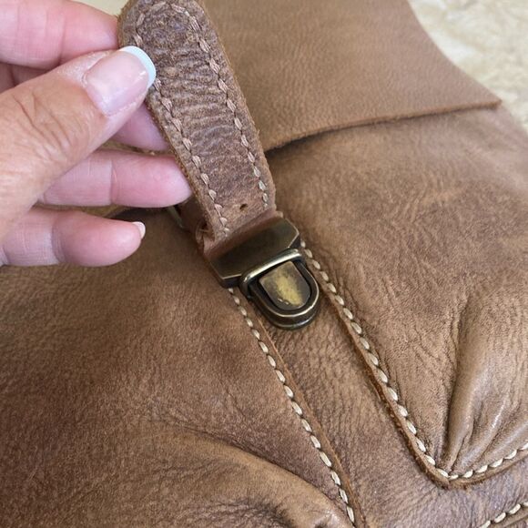 Roots Raiders Convertible Pack Tribe Leather Unisex Medium - Picture 13 of 16